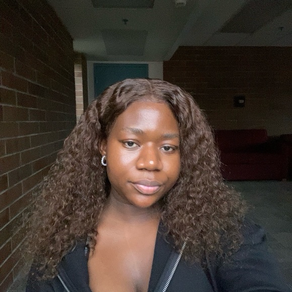 Meet your Posher, Jeanne - Picture 1 of 1